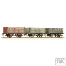 7 Plank Wagons Coal Trader Triple Pack (Weathered)