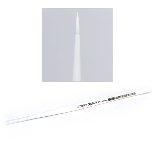 SYNTHETIC SHADE BRUSH - MEDIUM