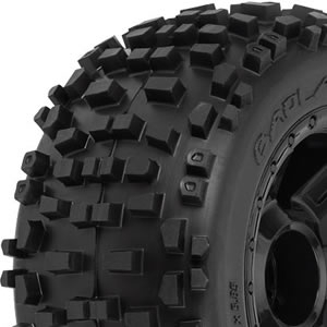 PRO-LINE BADLANDS 3.8 MOUNTED ON BLACK DESPERADO OFFSET WHEEL (17MM)