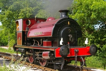 HL 0-4-0 'INVINCIBLE' MAROON LINED STRAW