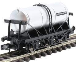 6 Wheel Milk Tanker United Creameries