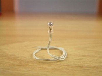 GOW 3v Clear Bulbs (10)