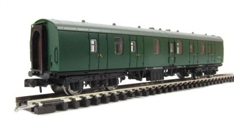 Mk1 BG full gangwayed brake in BR green - S80893 - Blue Riband range