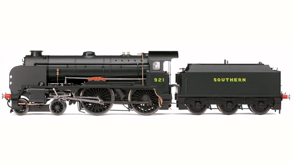 SR, V 'Schools' Class, 4-4-0, 921 'Shrewsbury' OO Gauge Steam Locomotive (Era 3) - R3458