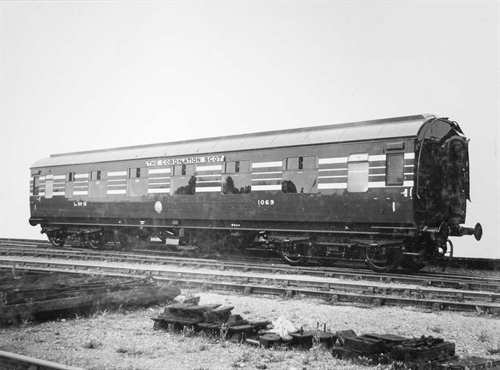 LMS Stanier D1960 Coronation Scot 57 FK 1069 - Era 3 -R4962