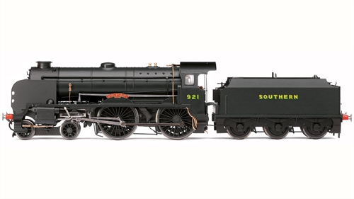 SR V Schools Class 4-4-0 921 Shrewsbury OO Gauge Steam Locomotive Era 3 - R3458