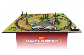 Hornby Family Fun Starter Pack - OO Gauge Railway Set R1265