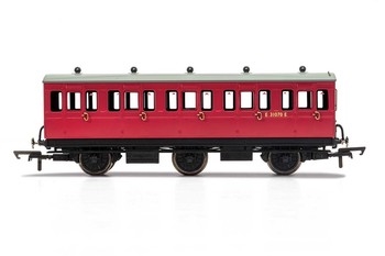 BR 6 Wheel 3rd Class Coach No.E31070E