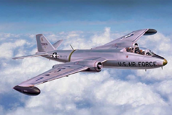 B-57B Canberra 1/72 Plastic Model Kit