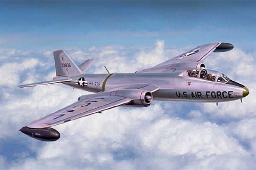 B-57B Canberra 172 Plastic Model Kit