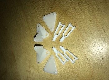 Max-Thrust Riot/Ruckus Pushrod Clevis x 4 ,Control Horn x 2