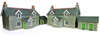 OO/HO SCALE WORKERS COTTAGES - PO255