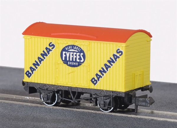N Gauge 10ft Refrigerated Box Van Fyffes Bananas