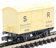 10ft Banana Box Wagon SR Cream