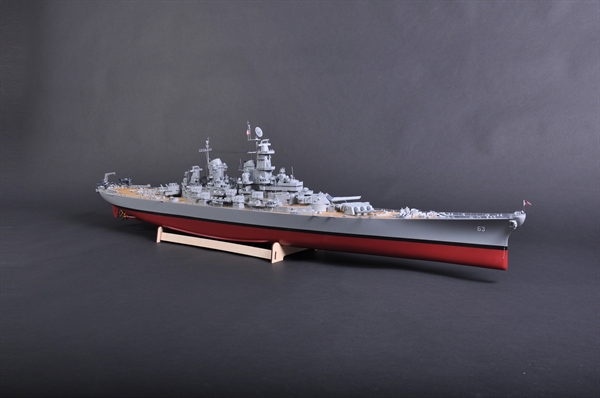 Premium Line - Missouri 1:200 Scale Pre-Built Model Battleship