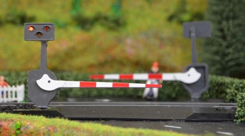 Level Crossing OO Set